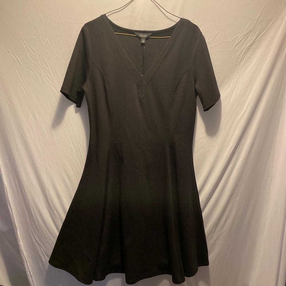 NWT~ Simply Vera Wang Size Medium Midi Shift V-Neck Black Dress